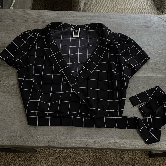 Black & White Grid Versatile Tie/Wrap Top - Picture 2 of 5